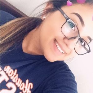 Meet your Posher, Crystal